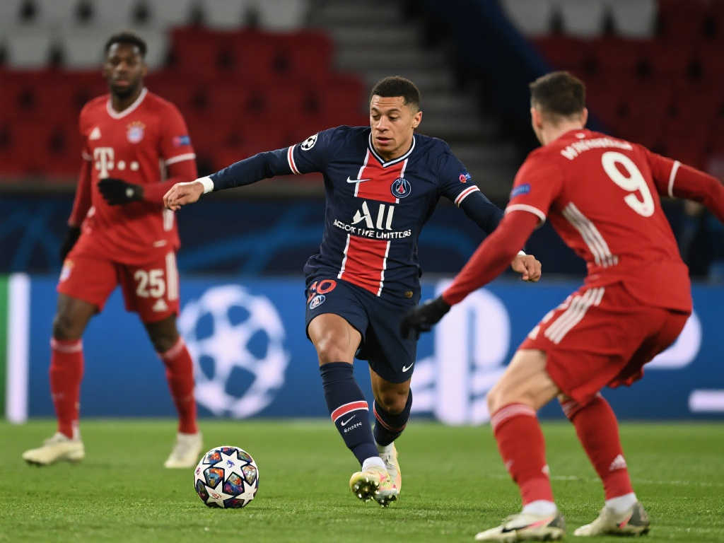 广州队在球 广州队在球